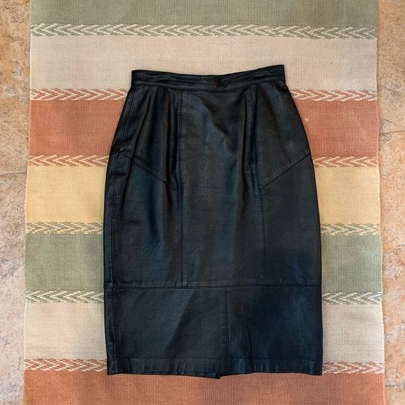 I Magnin 1980’s or earlier Fabulous Leather skirt made in Hong Kong - Picture 1 of 11